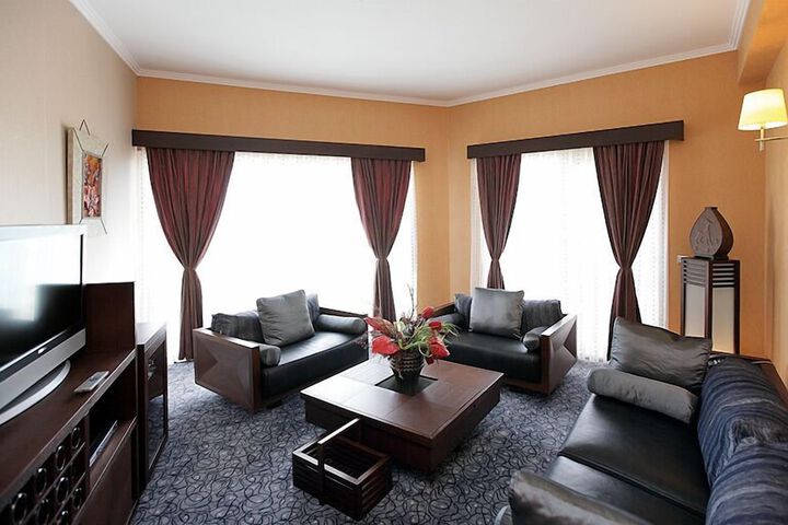 Room 30 of 225