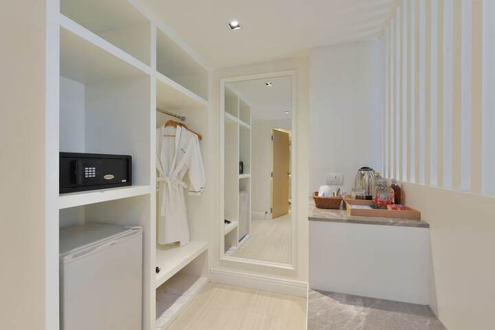 Room 40 of 101