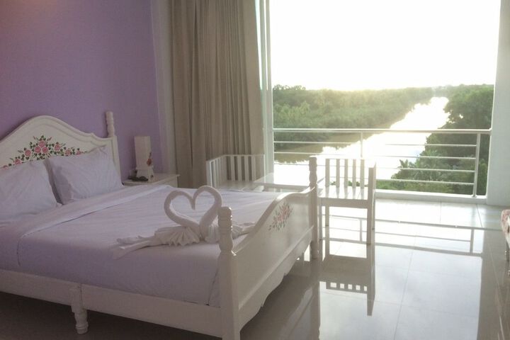 Room 44 of 69