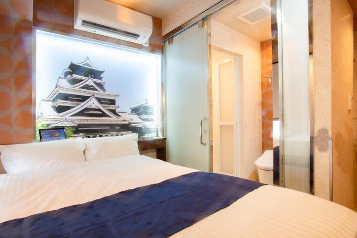 Room 9 of 26