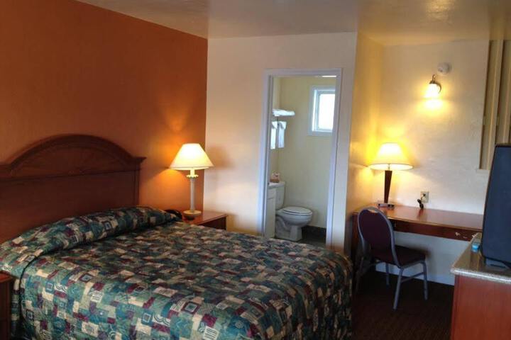Image of ROYAL INN MOTEL