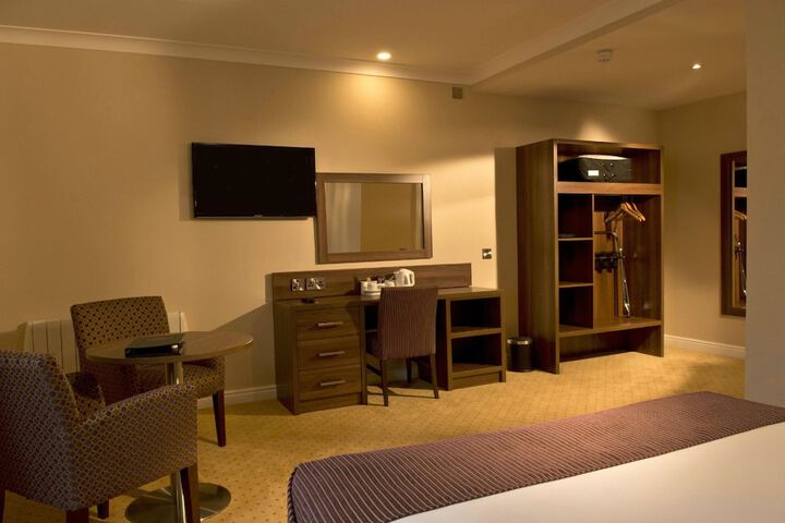 Room 4 of 49