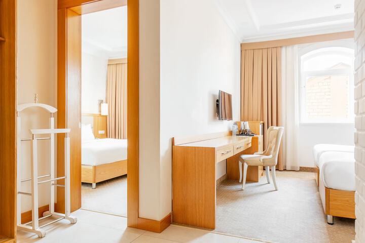 Room 19 of 60
