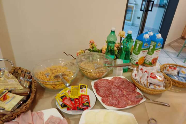 Dining 35 of 51