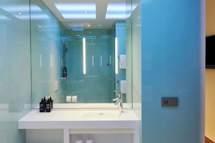 Room 43 di 70