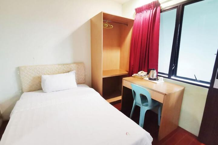 Room 9 of 19