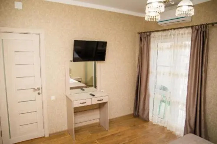 Room 2 of 17