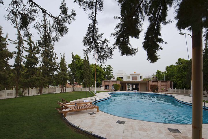Pools & Facilities