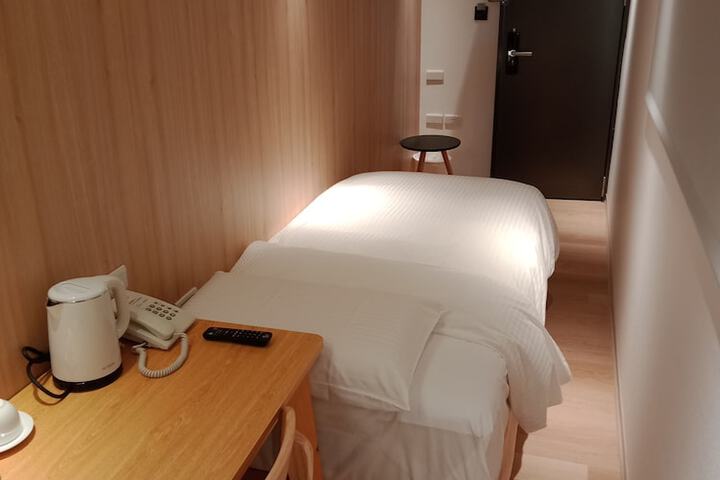Room 3 of 51
