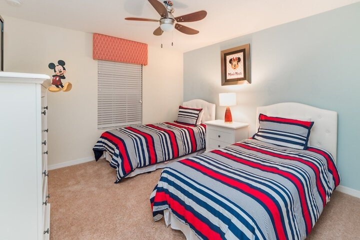 Room 8 of 39