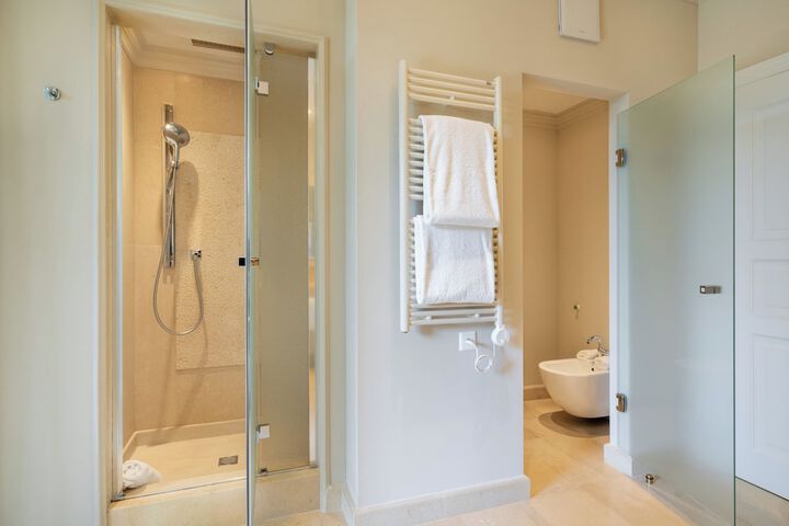 Room 145 of 307