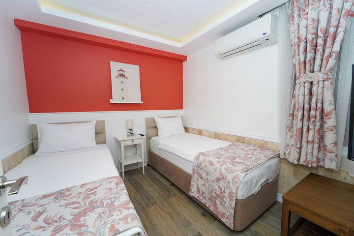 Room 18 of 27