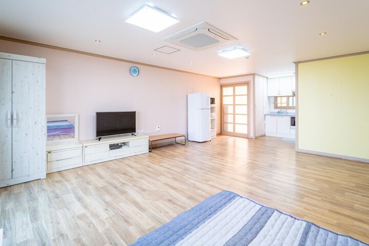 Room 44 of 59