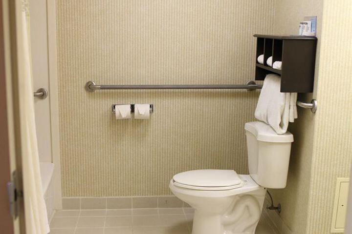 Room 8 of 23