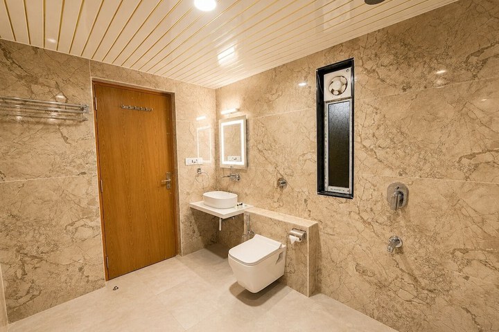 Room 35 of 54