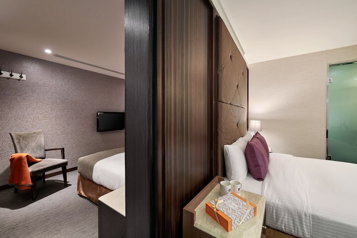 Room 19 of 79