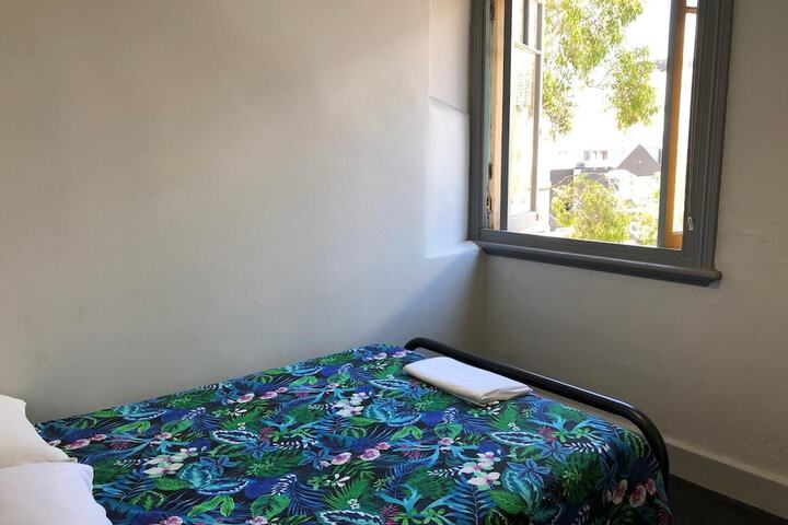 Room 17 of 39