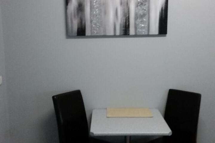 Room 27 of 79