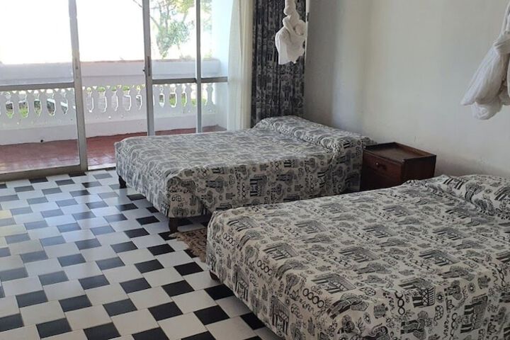 Room 2 of 20
