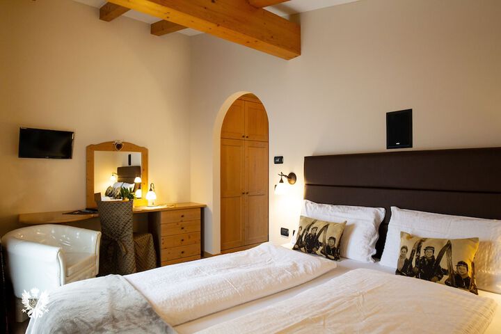 Room 4 of 41