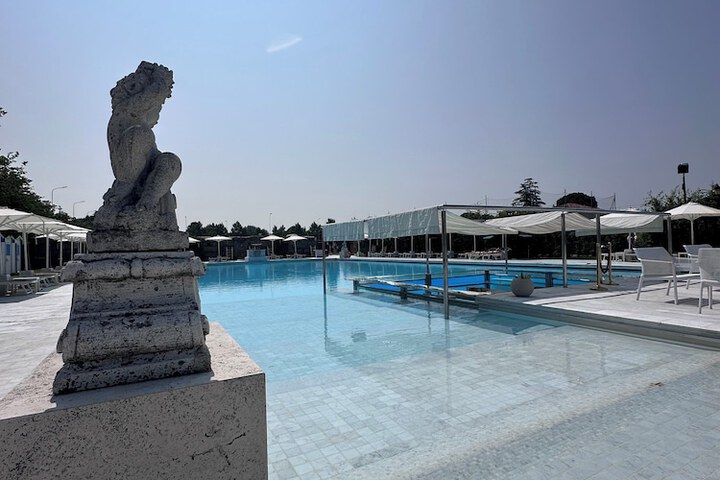 Pool 32 of 43