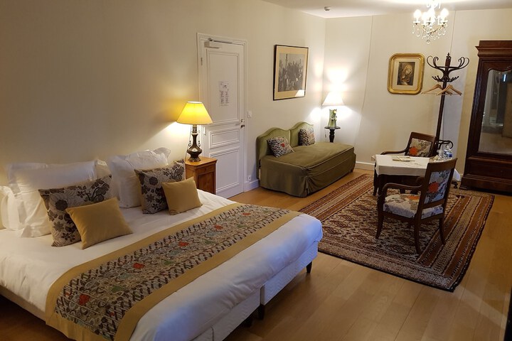 Room 10 of 92