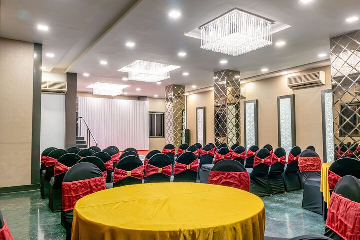 Ballroom/Hall 44 of 54