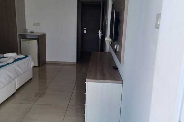 Room 33 of 57