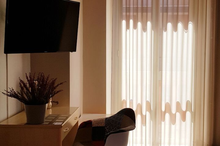 Room 13 of 28