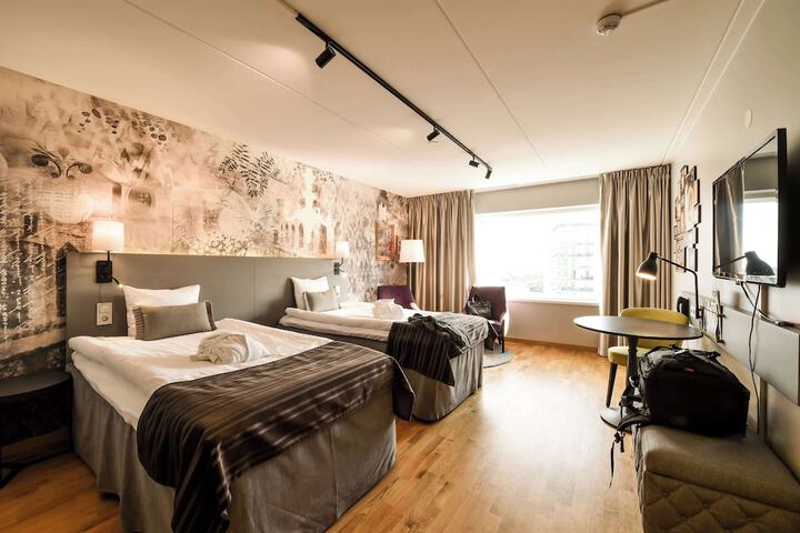 Room 34 of 92