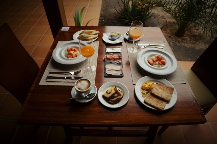 Breakfast/Coffee Service 31 of 40