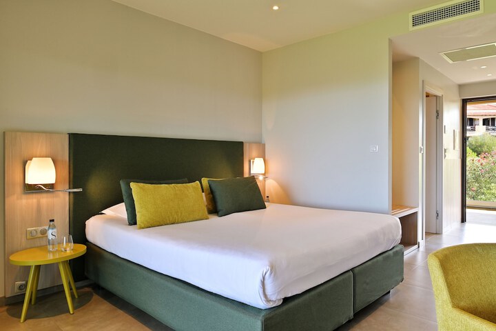 Room 44 of 217