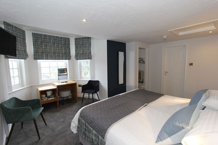 Room 25 of 132