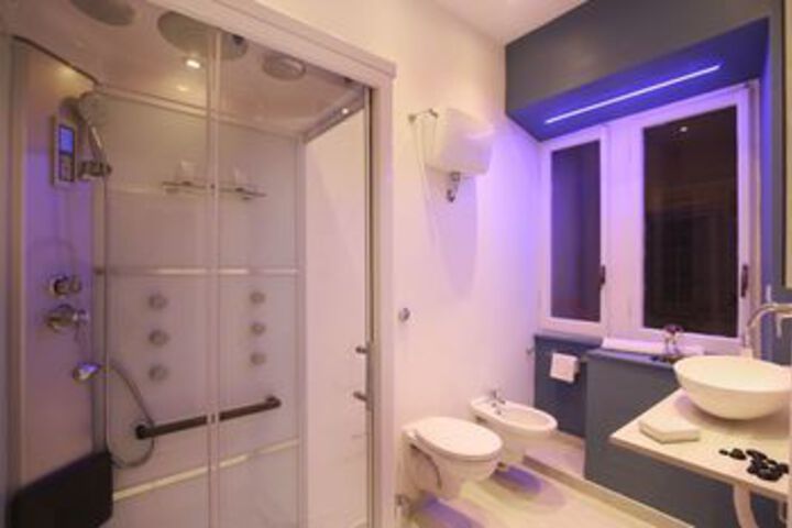Room 2 of 17