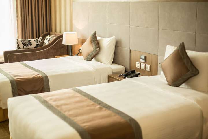 Room 10 of 68