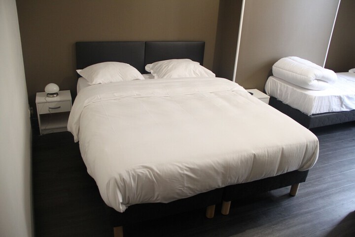 Room 6 of 51