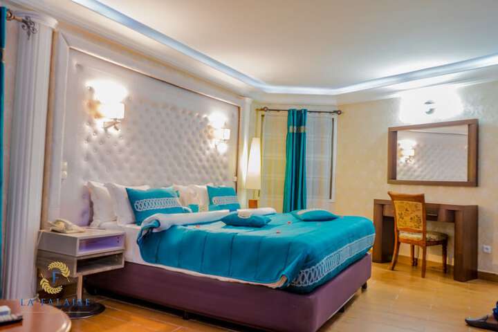 Room 28 of 53