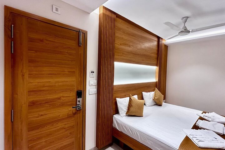 Room 8 of 23