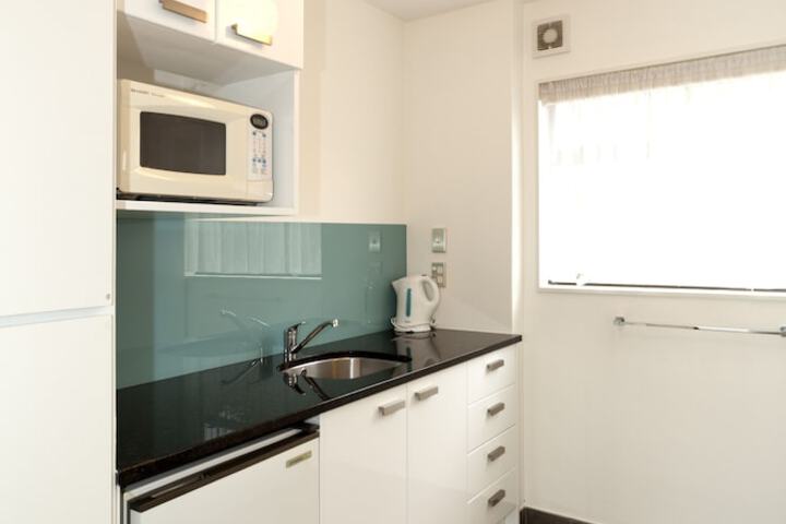 Room 2 of 25