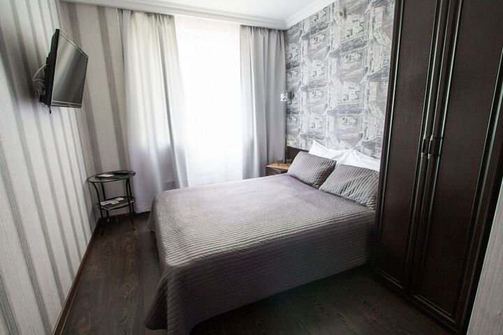 Room 12 of 21