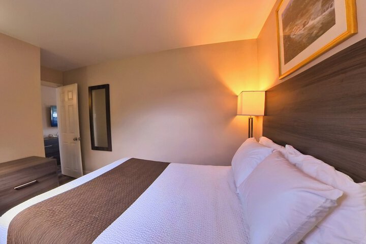 Room 9 of 39