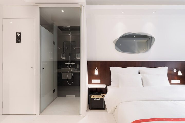 Room 37 of 81