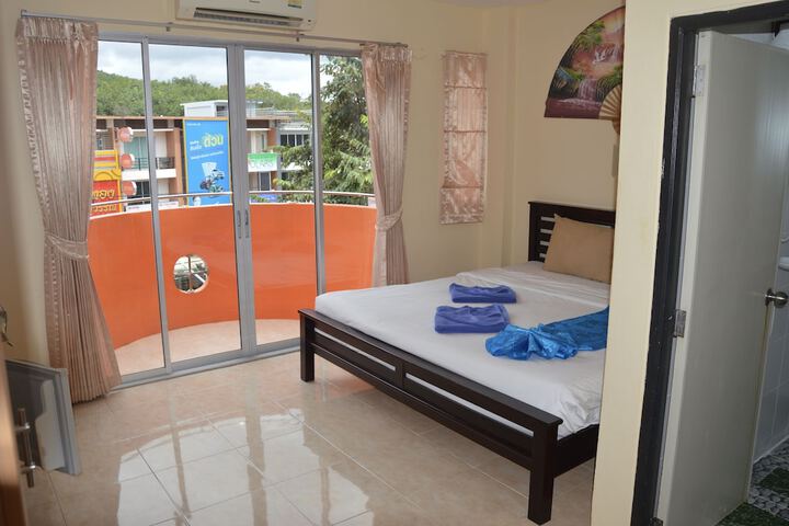 Room 10 of 50