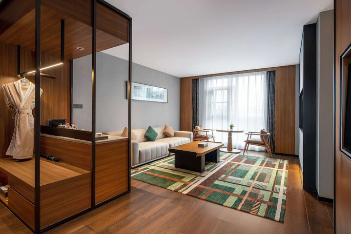 Room 25 of 44