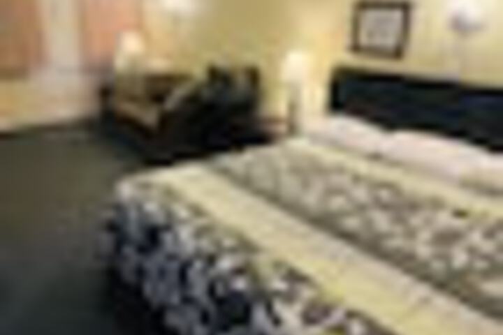 Room 14 of 132