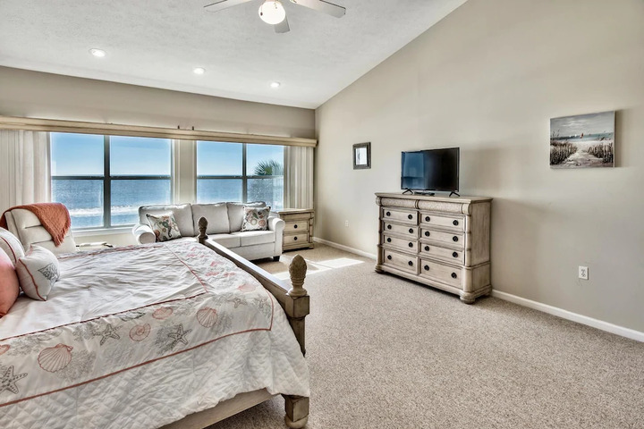 Room 8 of 10