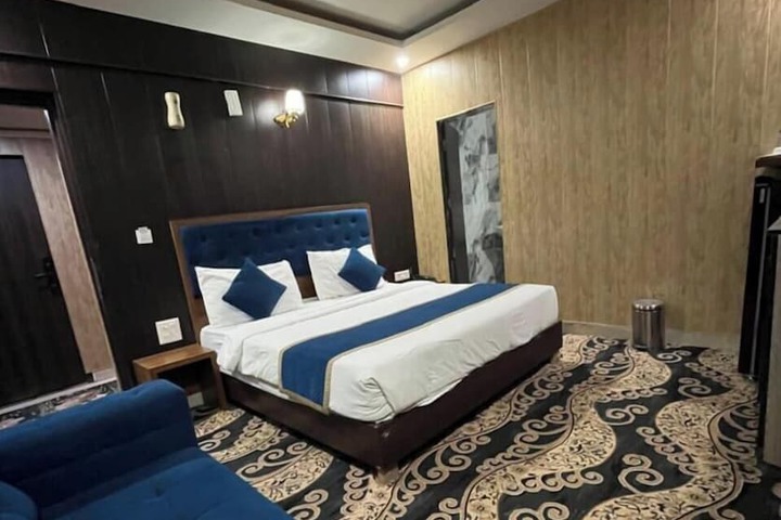 Room 9 of 92