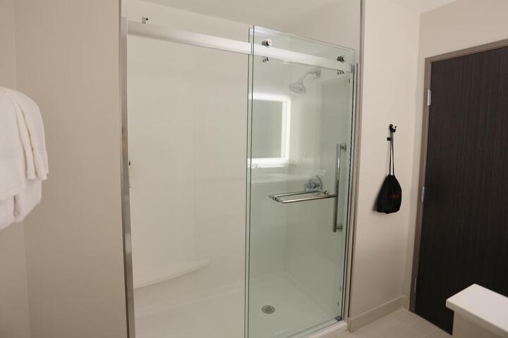 2 Double Beds (2 of 2)