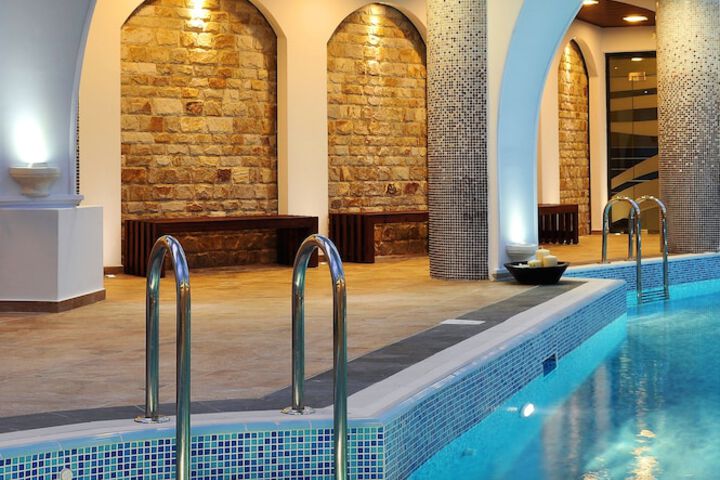 Pool 34 of 70