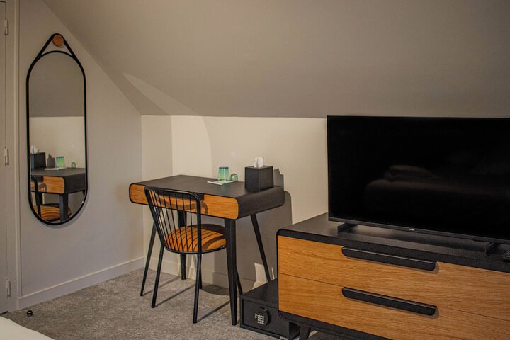 Lounge 43 of 70